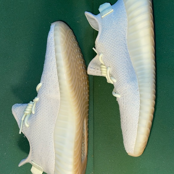 Yeezy 350 V2 butters - Picture 2 of 10